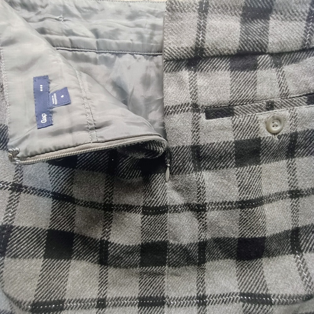 GAP Black Plaid Skirt Women's Size 6 Lined Skirt Large Button Accents Zip Y2K - Picture 5 of 7